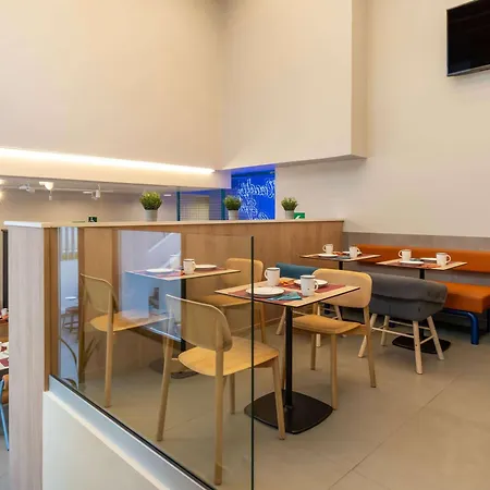 Ibis Budget Centro Puerto Hotel *